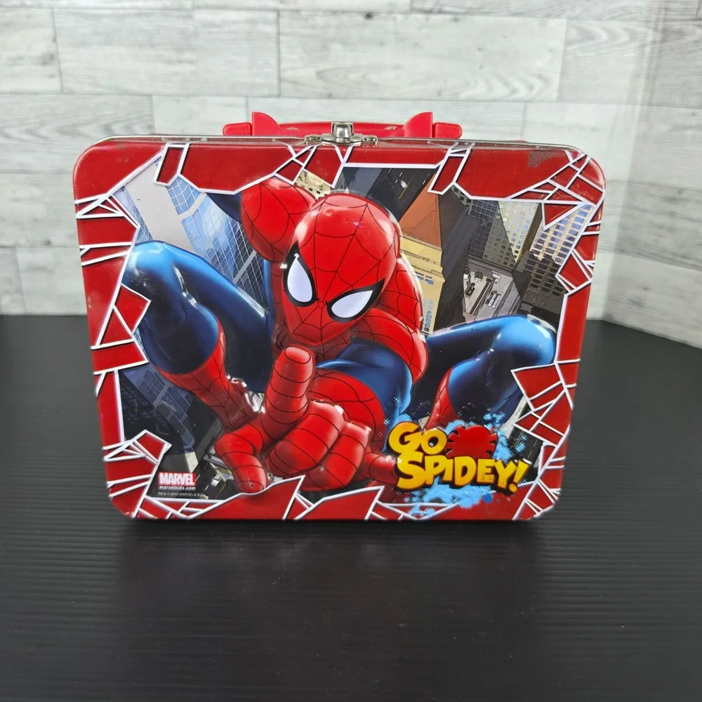 Marvel Spider-Man Go Spidey Embossed Metal Lunch Box Red Blue Tin 2013 Marvel